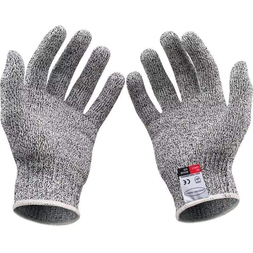 Hands with Kitchen Cut Resistant Gloves - Level 5 Protection - Image 4